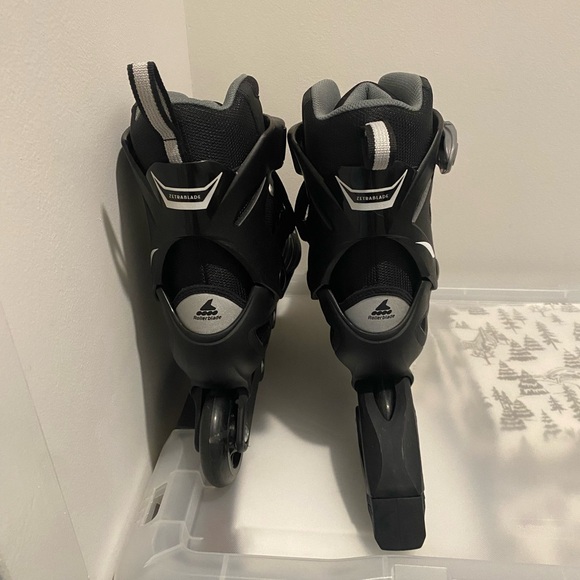 Rollerblade Men’s Zetrablade Black Inline Skates - Picture 9 of 13